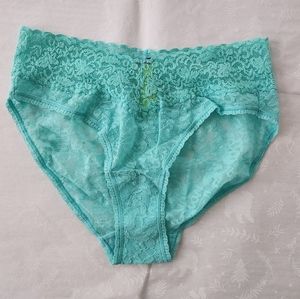 β¨οΈπNWOT Victoria's secret the lacie panties light blue Small